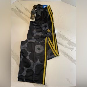 NWT Adidas x Marimenko track pant size small floral print
